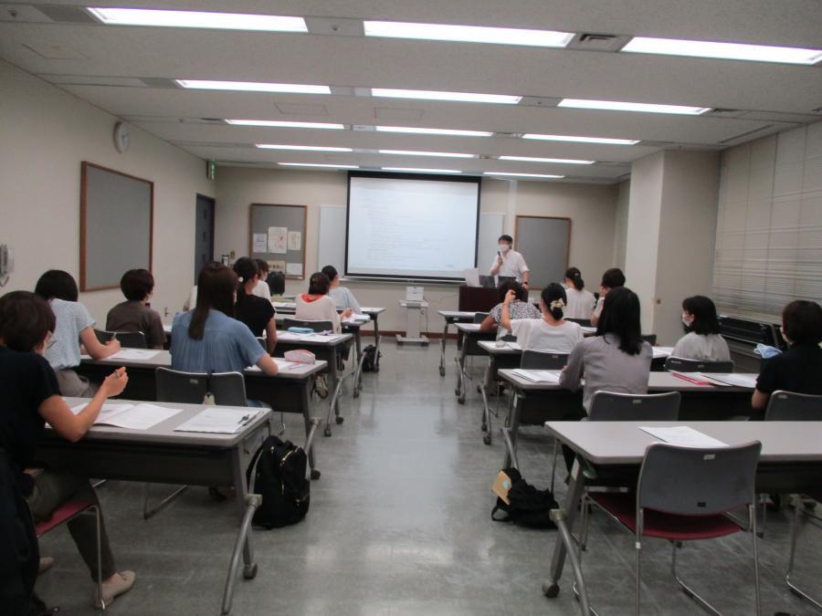 写真：保健師研修会の様子
