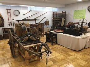 写真：農工具など