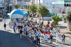 写真：くじら祭パレード