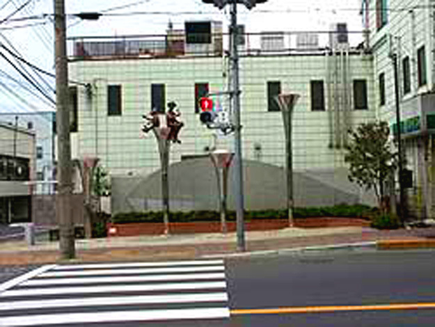 写真：ポケットパークの壁画(八清通り入口)