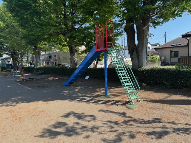 写真：滑り台