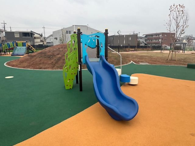 写真：幼児用複合遊具