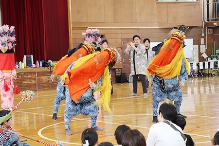 中神の獅子舞の写真