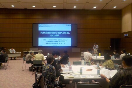 写真：田中先生の講演の様子